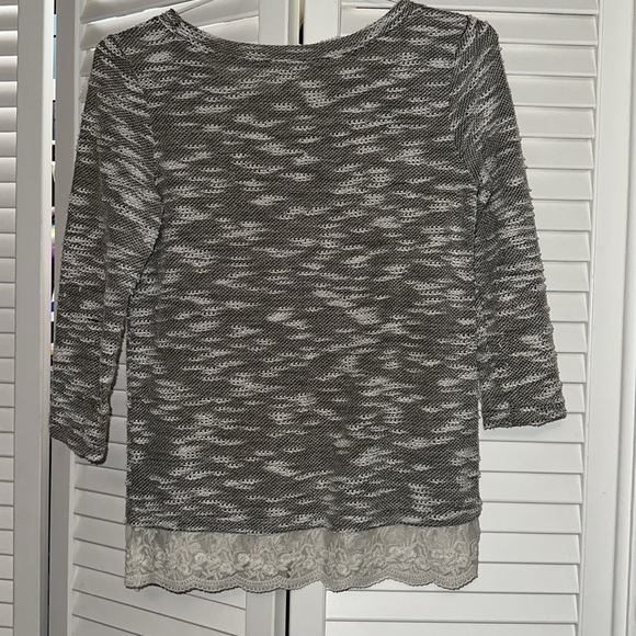 Loft grey and white size small women’s sweater - Picture 3 of 4